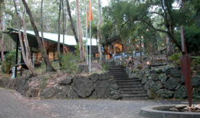 Qdos, Lorne